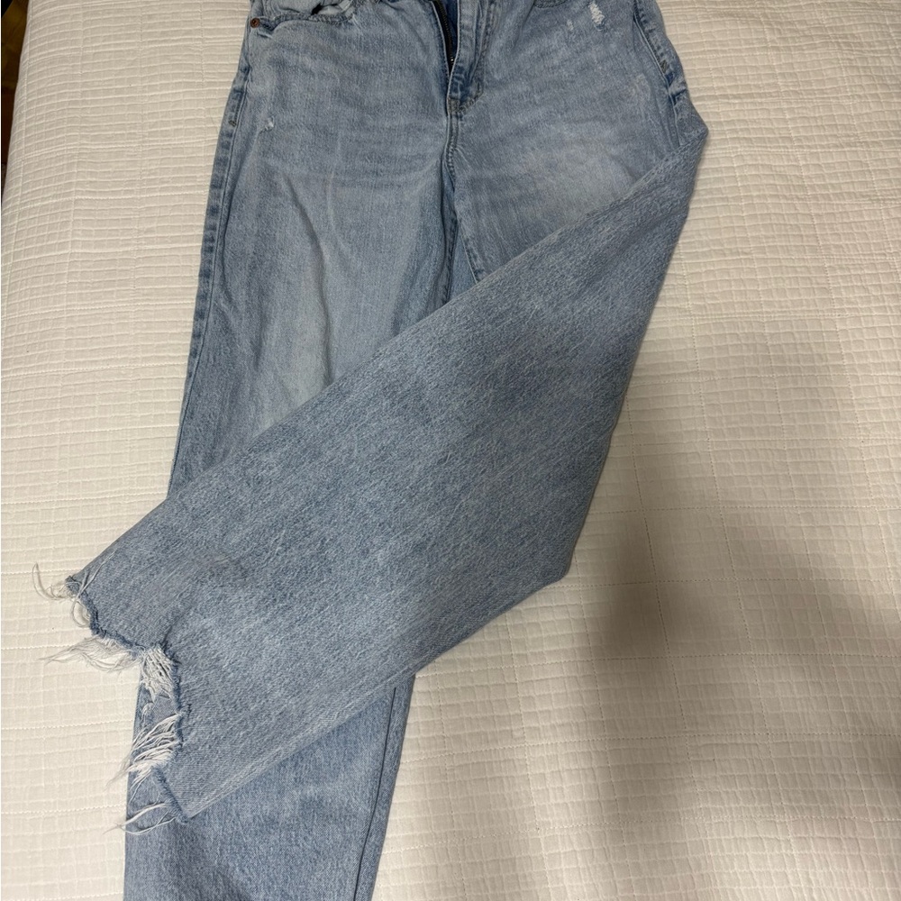 DAZE denim light blue distressed jeans